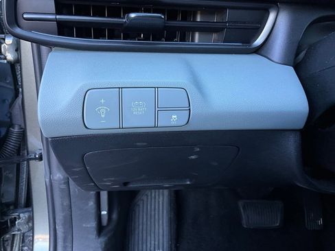 Used 2025 Hyundai Elantra Limited image 20