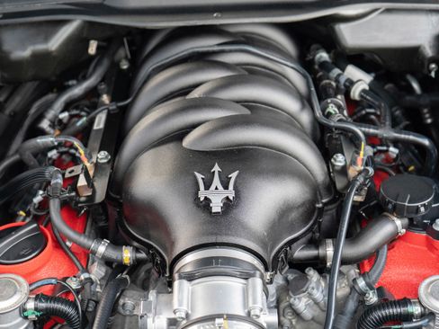 Used 2016 Maserati GranTurismo Sport image 33