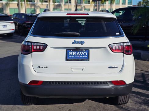 Used 2022 Jeep Compass Latitude image 6