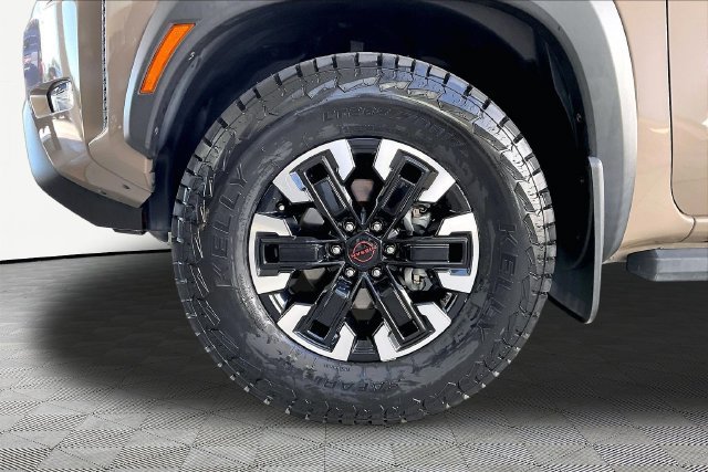 Used 2022 Nissan Frontier PRO-4X w/ Off-Road Protection Package AWD/4WD image 21