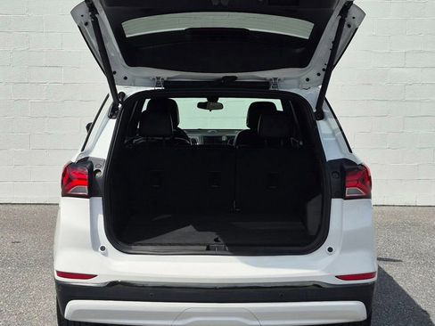 Used 2023 Chevrolet Equinox RS AWD/4WD image 15