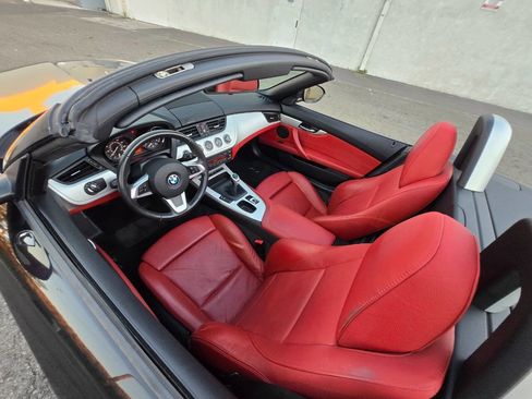 Used 2009 BMW Z4 sDrive30i image 42