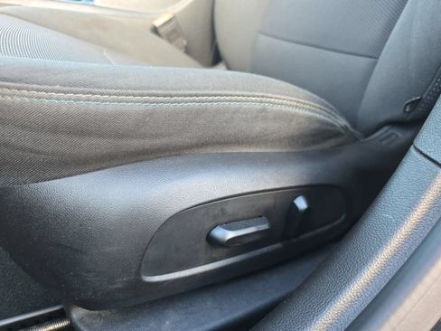 Used 2017 Chevrolet Cruze LT w/ Convenience Package FWD image 27