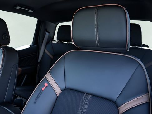 New 2026 GMC Canyon AT4 AWD/4WD image 10