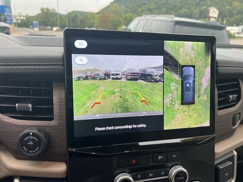 Used 2023 Ford Expedition Limited image 10