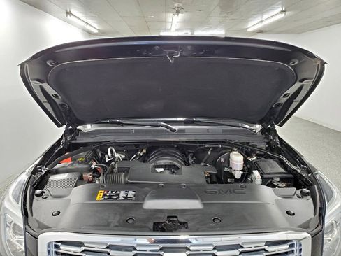 Used 2020 GMC Yukon Denali w/ Denali Ultimate Black Edition image 9