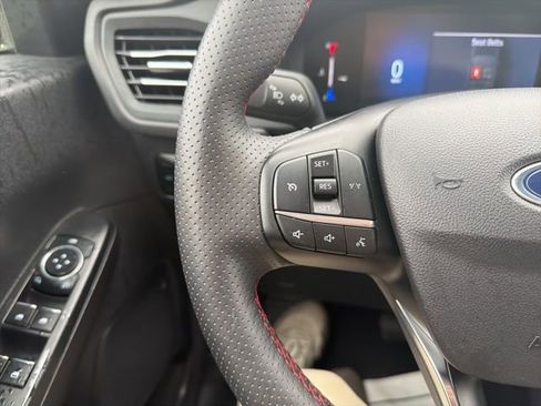Used 2025 Ford Escape ST-Line Select AWD/4WD image 40