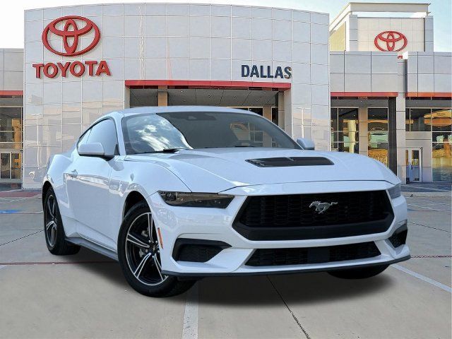 Used 2025 Ford Mustang Coupe RWD image 1