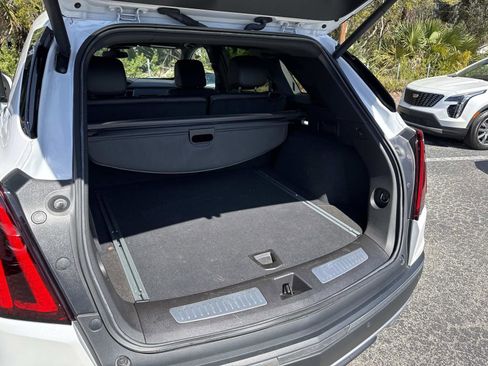 Certified 2025 Cadillac XT5 Premium Luxury image 12