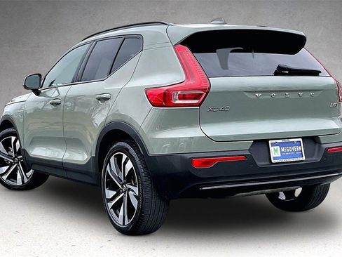 Certified 2024 Volvo XC40 B5 Plus w/ Climate Package image 4