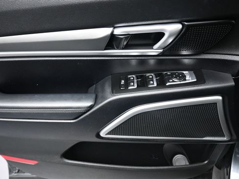 Used 2022 Kia Telluride LX image 10