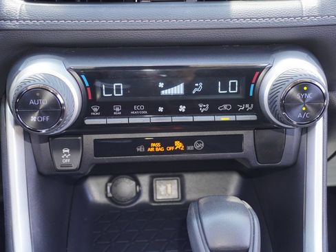 Certified 2025 Toyota RAV4 LE AWD/4WD image 16