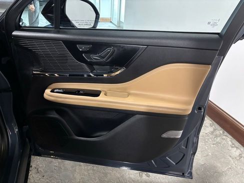 Used 2022 Lincoln Corsair Reserve w/ Equipment Group 201A image 18