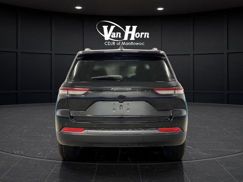 New 2026 Jeep Grand Cherokee Altitude image 14