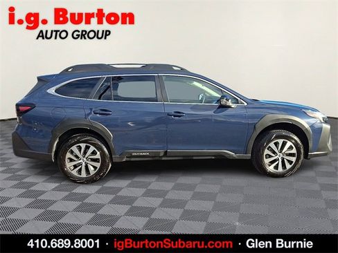 Used 2025 Subaru Outback Premium image 7