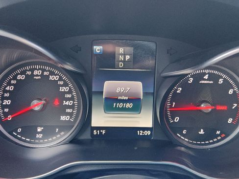 Used 2018 Mercedes-Benz GLC 300 4MATIC image 9