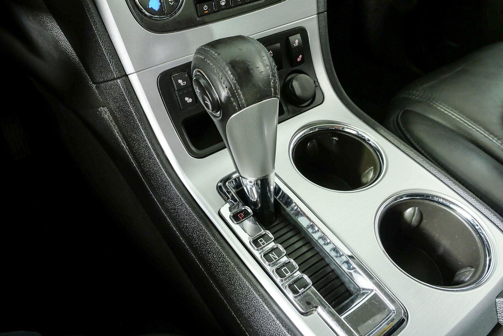 Used 2008 GMC Acadia SLT w/ Convenience Package FWD image 16