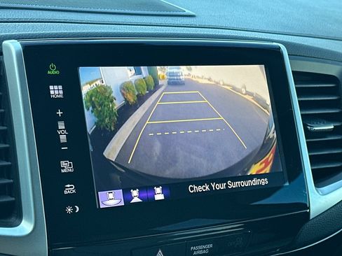 Used 2016 Honda Pilot Touring image 21