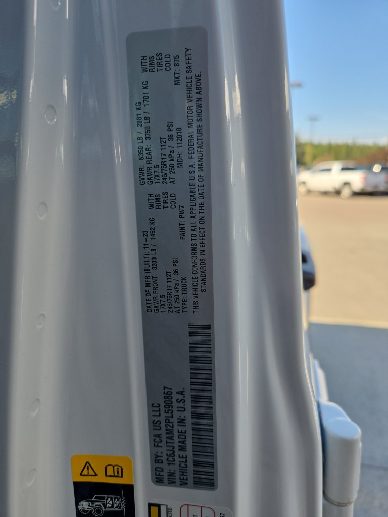 Used 2023 Jeep Gladiator Sport AWD/4WD image 28