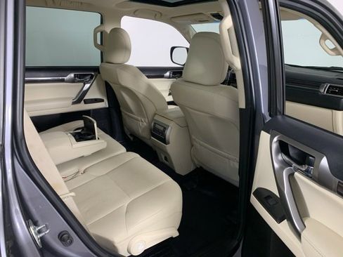 Used 2023 Lexus GX 460 Premium w/ Premium Package image 39