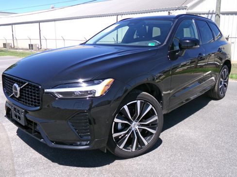 Used 2024 Volvo XC60 B5 Plus AWD/4WD image 1