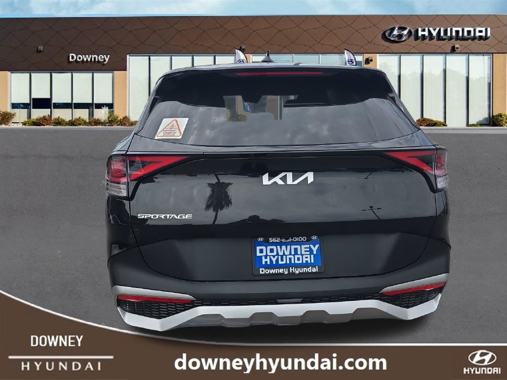 Used 2025 Kia Sportage LX FWD image 4