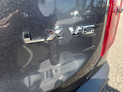 Used 2021 Kia Telluride LX image 4