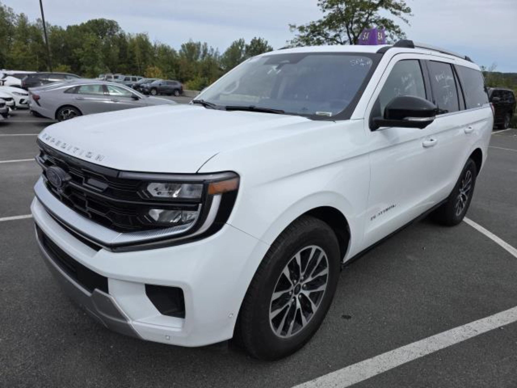 Used 2025 Ford Expedition Platinum AWD/4WD image 2