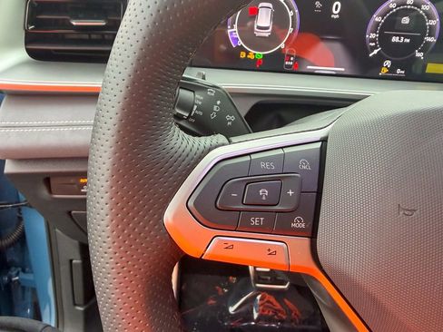 New 2026 Volkswagen Tiguan SE R-Line image 18