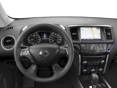 Used 2016 Nissan Pathfinder Platinum image 5