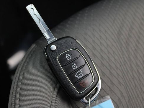 Used 2017 Hyundai Santa Fe Sport image 25