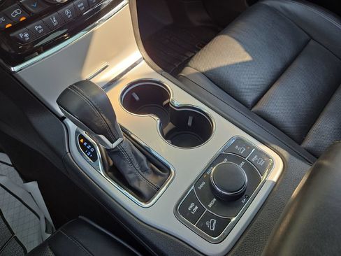 Used 2019 Jeep Grand Cherokee Summit w/ Platinum Series Group AWD/4WD image 26