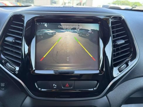 Used 2019 Jeep Cherokee Limited AWD/4WD image 22