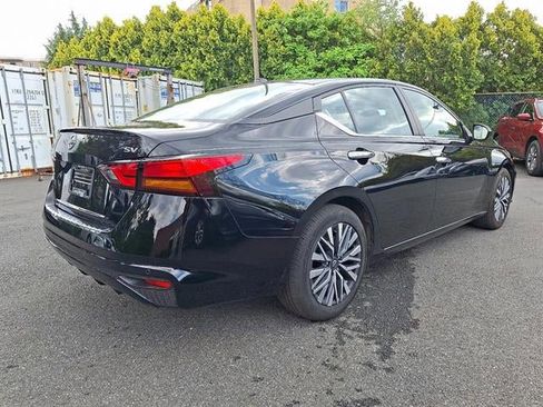 Certified 2023 Nissan Altima 2.5 SV image 6