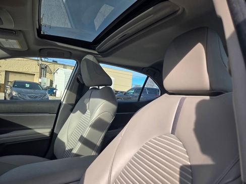 Used 2024 Toyota Camry SE image 30