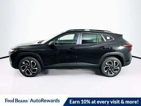 New 2025 Chevrolet Trax RS w/ Sunroof Package image 3