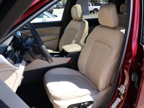 Used 2023 Jeep Grand Cherokee L Limited w/ Luxury Tech Group II AWD/4WD image 15