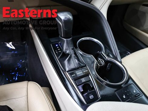 Used 2019 Toyota Camry XLE w/ Carpet Mat Package FWD image 13