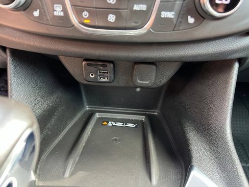 Used 2021 Chevrolet Traverse High Country AWD/4WD image 37