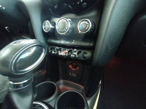 Used 2014 MINI Cooper S image 23