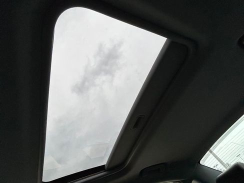 Used 2005 Buick LaCrosse CXS w/ Chrome Appearance Package image 11