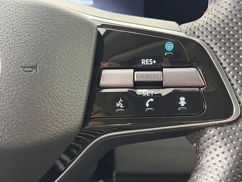 Used 2025 Nissan Ariya AWD image 18