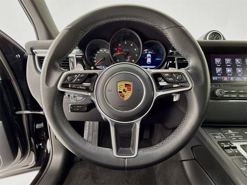 Used 2017 Porsche Macan image 15