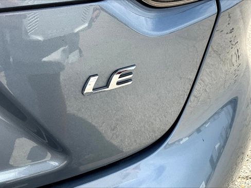 Used 2020 Toyota Corolla LE image 6