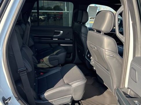 New 2025 Ford Expedition Platinum w/ Stealth Performance Package image 39
