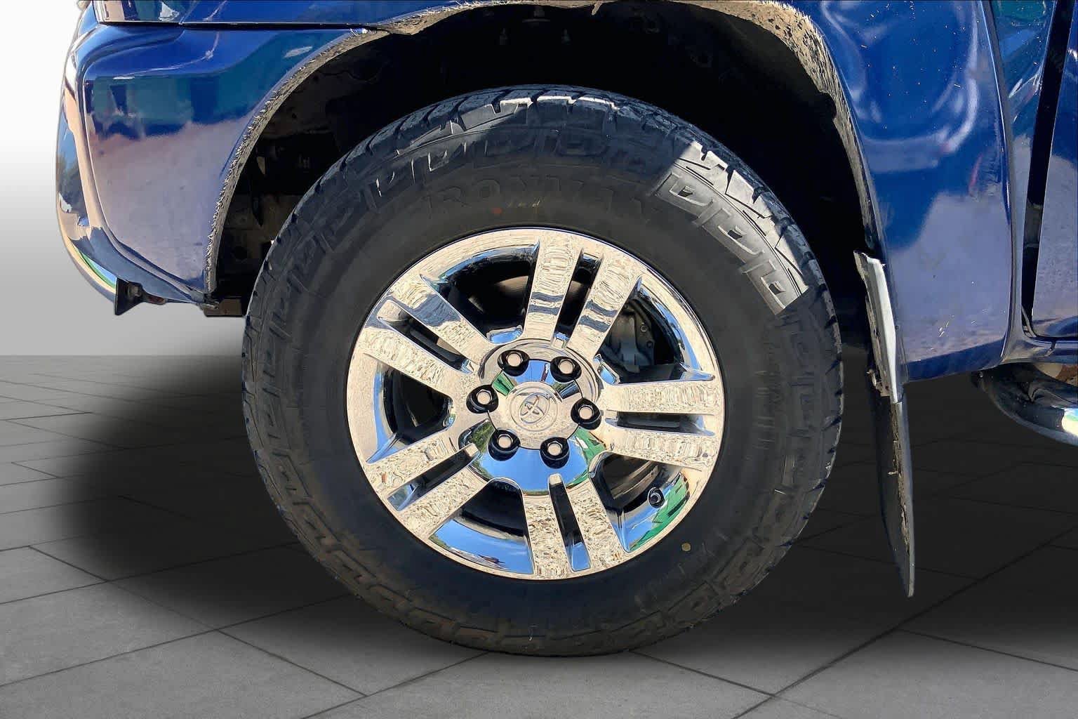 Used 2014 Toyota Tacoma PreRunner w/ Limited Package RWD image 10