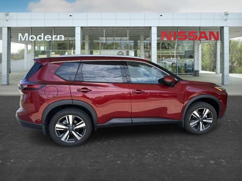 Certified 2025 Nissan Rogue SL FWD image 6