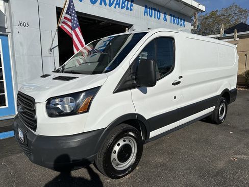 Used 2017 Ford Transit 250 130 Low Roof image 3
