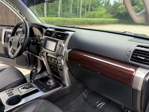 Used 2016 Toyota 4Runner Limited AWD/4WD image 40