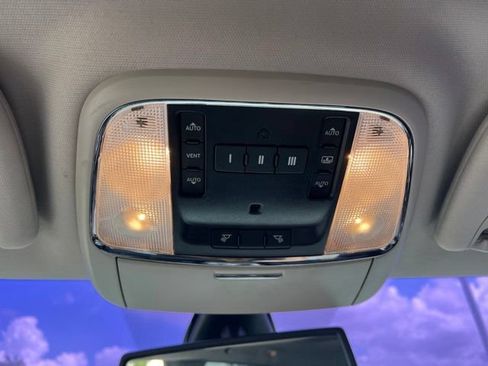 Used 2012 Jeep Grand Cherokee Limited w/ Trailer Tow Group IV AWD/4WD image 22